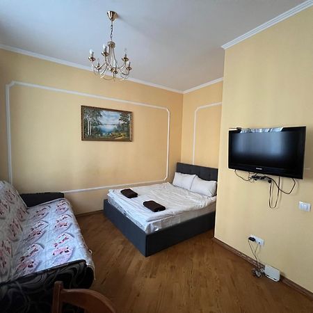 Central House Lviv Ngoại thất bức ảnh