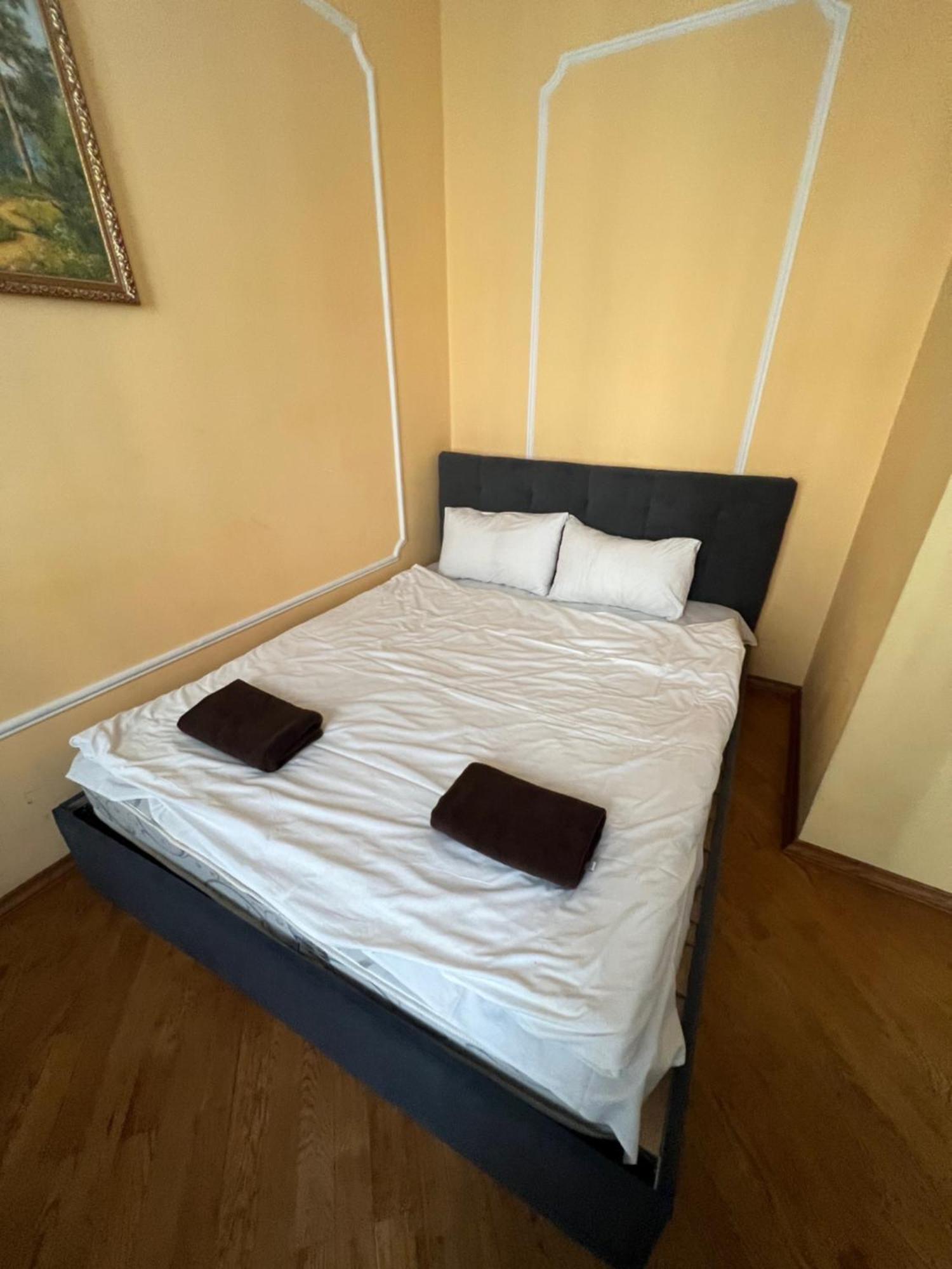 Central House Lviv Ngoại thất bức ảnh