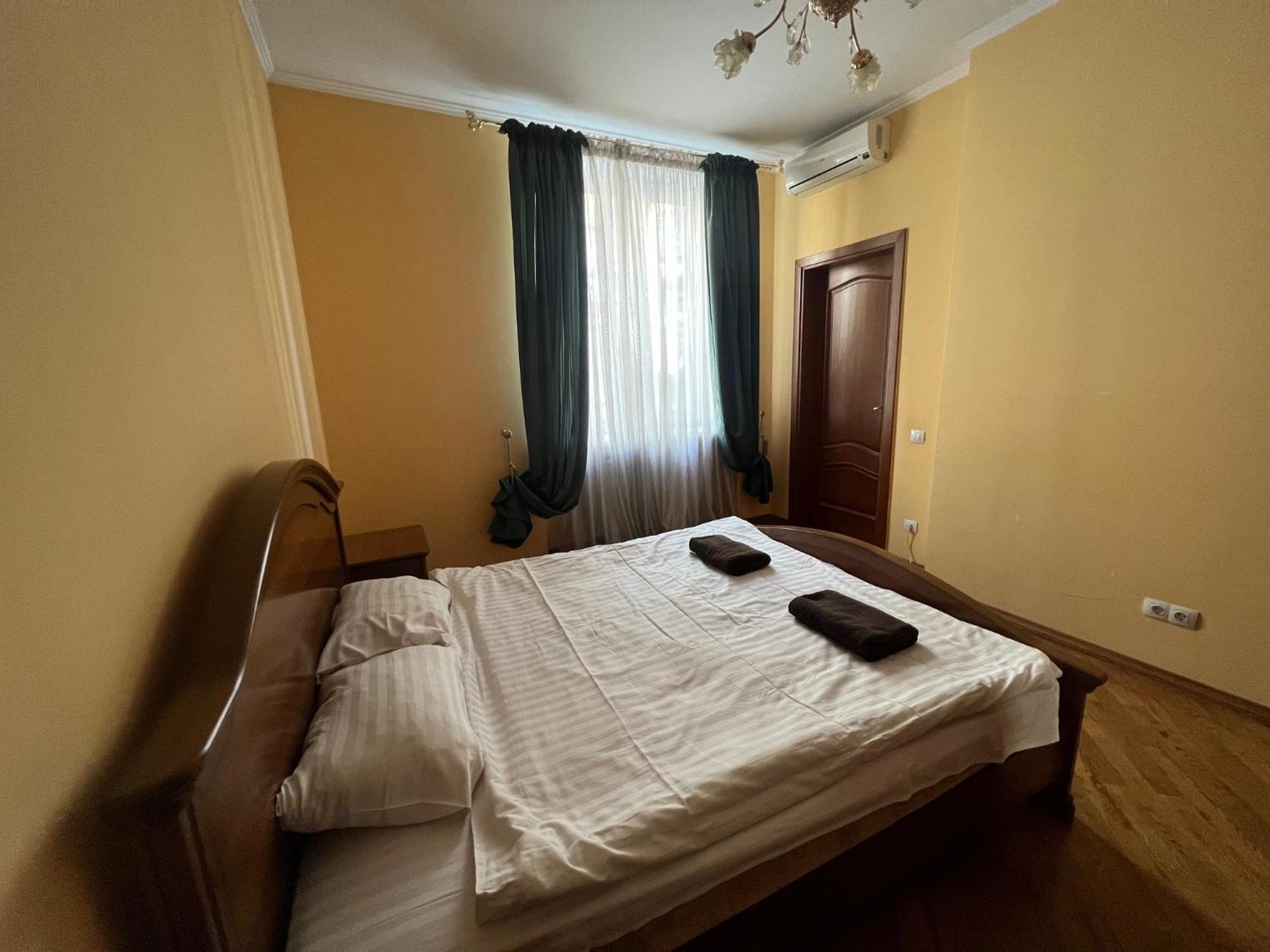 Central House Lviv Ngoại thất bức ảnh