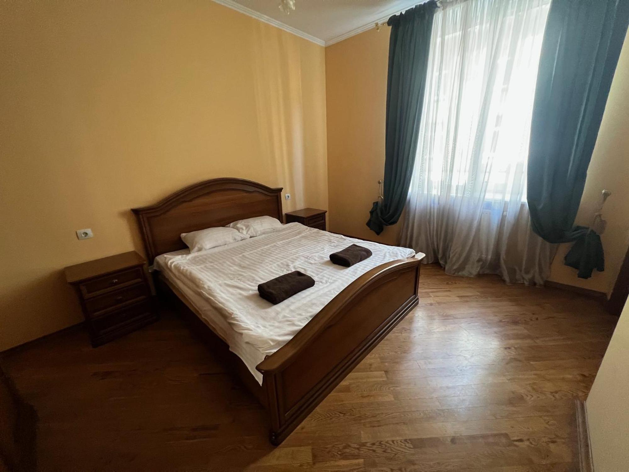 Central House Lviv Ngoại thất bức ảnh